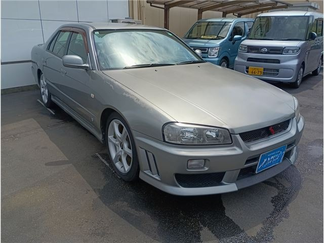 nissan Nissan Skyline - View 2