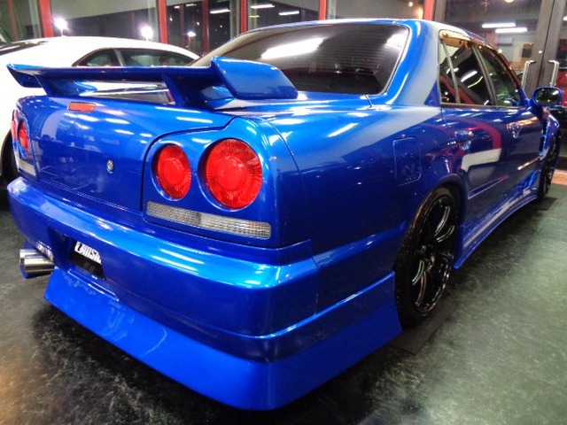 nissan Nissan Skyline - View 2